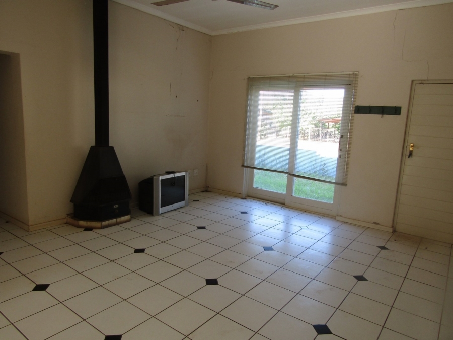 6 Bedroom Property for Sale in Hankey Eastern Cape